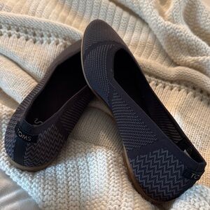 TOMS Women's Black Gemma Knit Flats